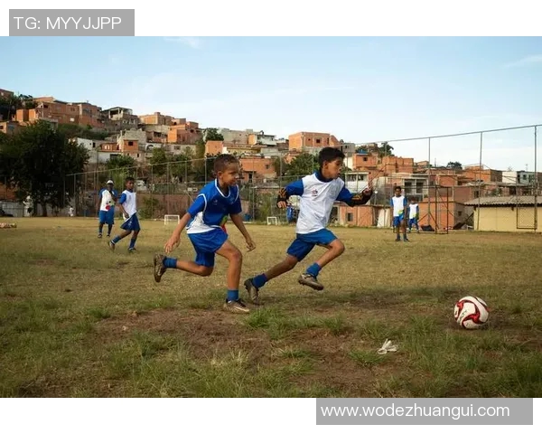 从踢野球到绿茵场的传奇之路足球明星的成长故事 从踢野球到绿茵场的传奇之路足球明星的成长故事