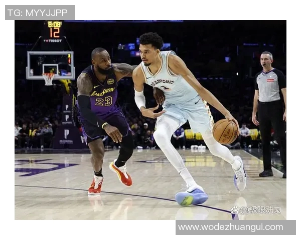 勇士与马刺G3对决精彩回顾双方球员表现与战术分析