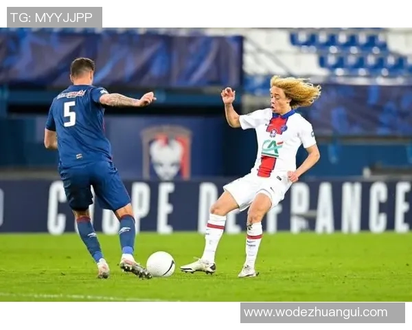 哈维西蒙斯：新星崛起的足球天才与未来之路探讨